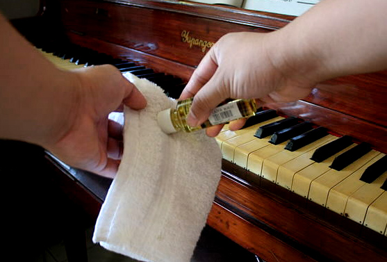 How to keep your piano shiny and new?
